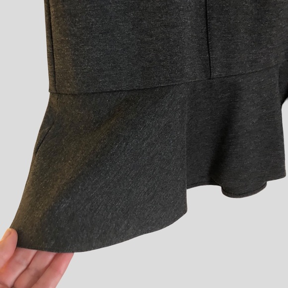 ❄️Ann Taylor Flounce Hem Dress. Heather Charcoal Grey. Size 8. - Picture 4 of 14